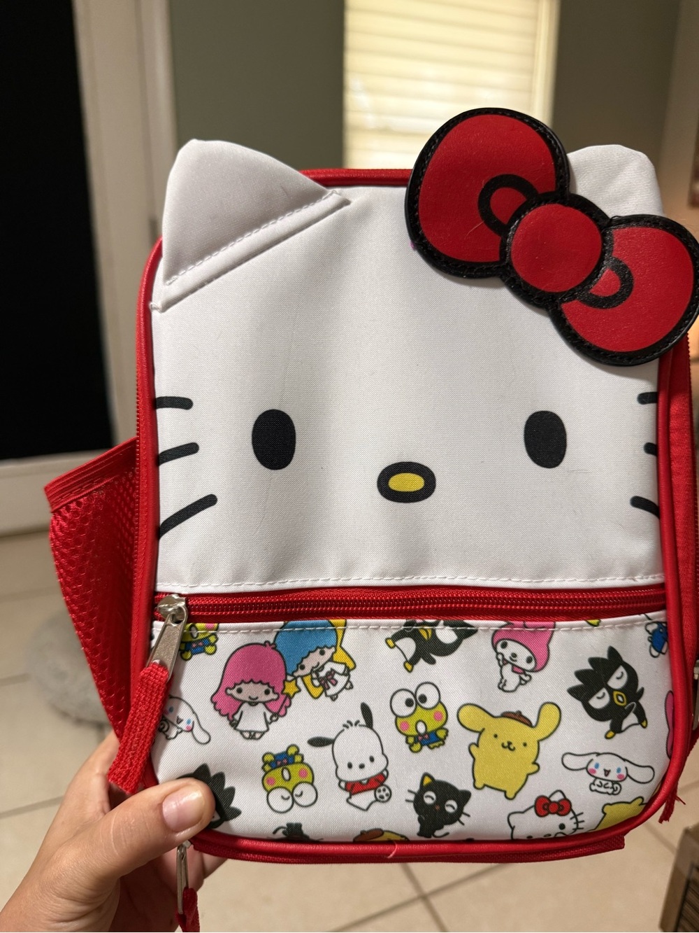 Sanrio White and Red Hello Kitty Kids Lunch Tote